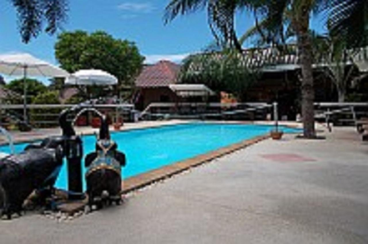 Bee Nat Garden Tempat peranginan 3*